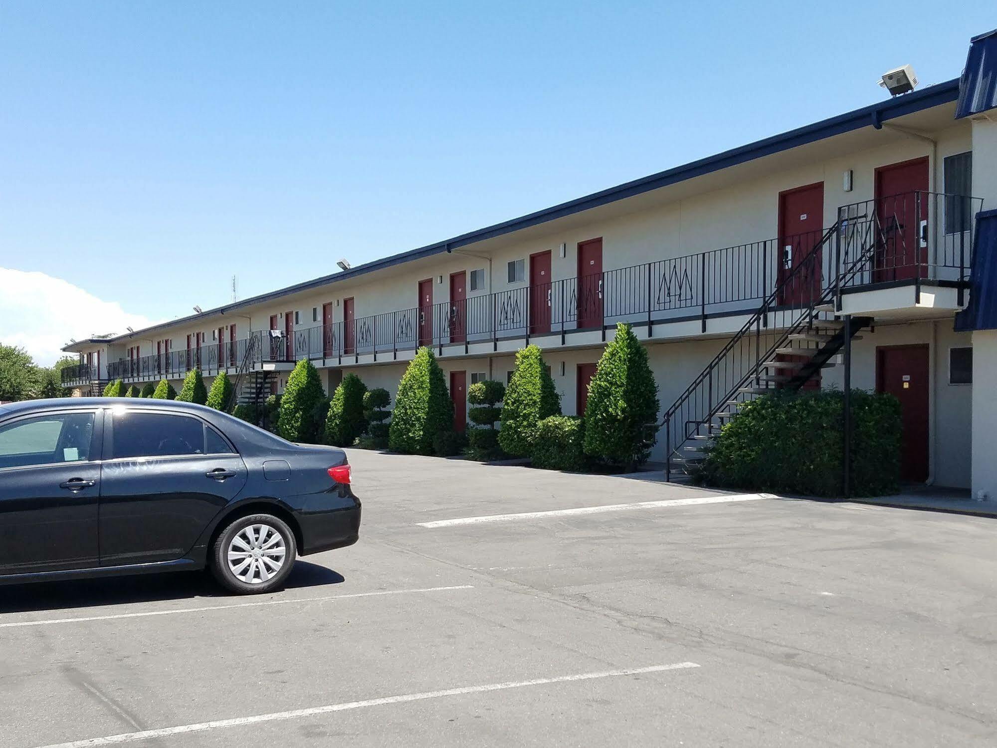 Economy Inn Fresno Exterior photo